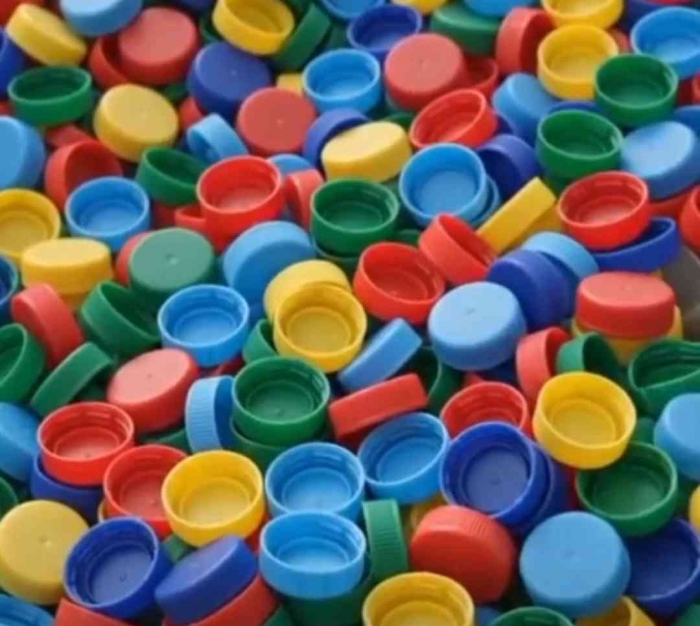 Limbah tutup botol plastik. (Sumber foto: Jandris_Sky)