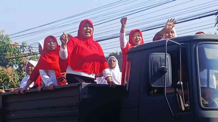 Enak dan santriwati juga penuh semangat. Merdeka!(Dokumentasi pribadi: Isti Yogiswandani)