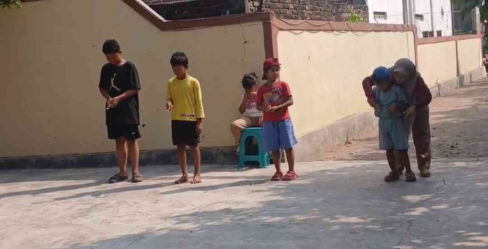 Final membawa kelereng memakai sendok (Sumber; Dokpri/Isti Yogiswandani)