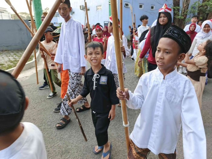 Karnaval Kemerdekaan HUT RI ke 81 warga RT 003 RW 011 Halim Perdanakusuma Jakarta Timur. (Sumber foto: Jandris_Sky)