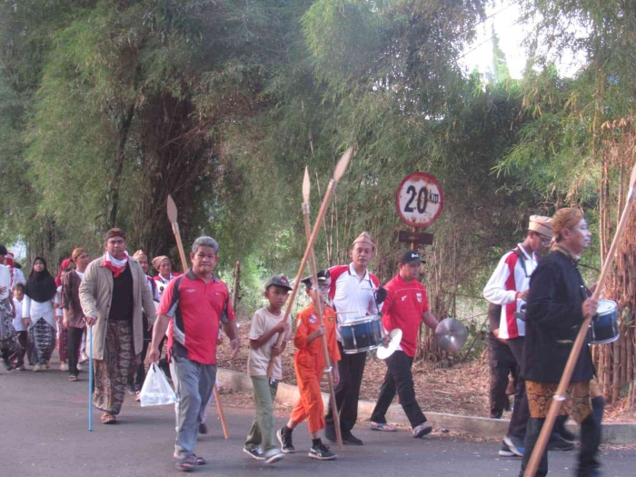 Karnaval Kemerdekaan HUT RI ke 81 warga RT 003 RW 011 Halim Perdanakusuma Jakarta Timur. (Sumber foto: Jandris_Sky)