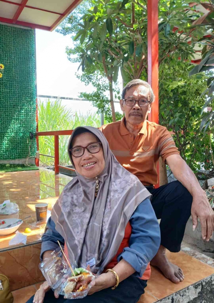 Pasangan romantis RT 11. Sehat dan bahagia selalu nggih Pak, Bu Darman(Dokumentasi pribadi: Bu Astuti)