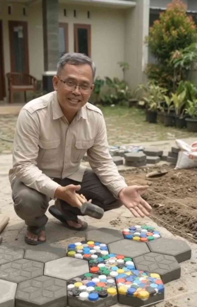 Limbah plastik Jadi paving block, inovasi sederhana untuk kurangi sampah. (Sumber foto: Jandris_Sky)