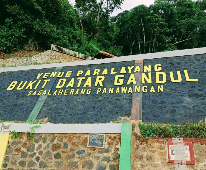 Bukit Datar Gandul, yang berada di Desa Wisata Sagalaherang, Kecamatan Panawangan, Kabupaten Ciamis, Jawa Barat. (Sumber foto: Jandris_Sky)