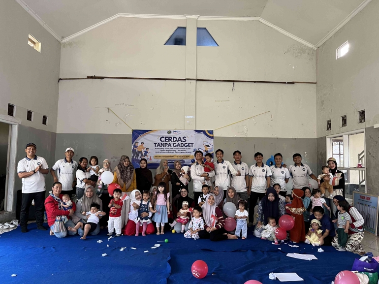 Foto Bersama (sumber: Foto Kegiatan)