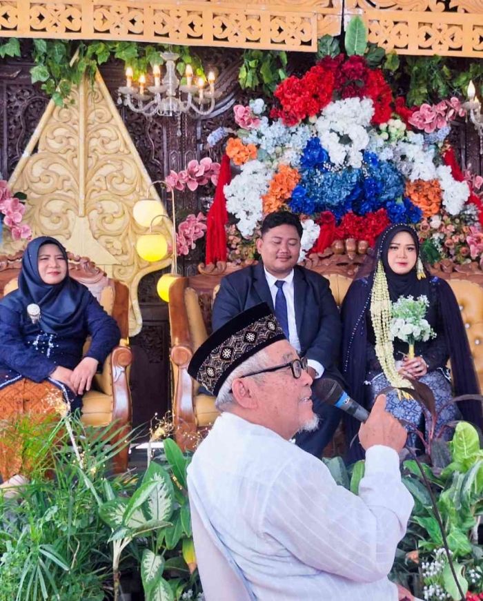 Nasehat pernikahan oleh BP. KH Amir Annas(Dokumentasi pribadi: Isti Yogiswandani)