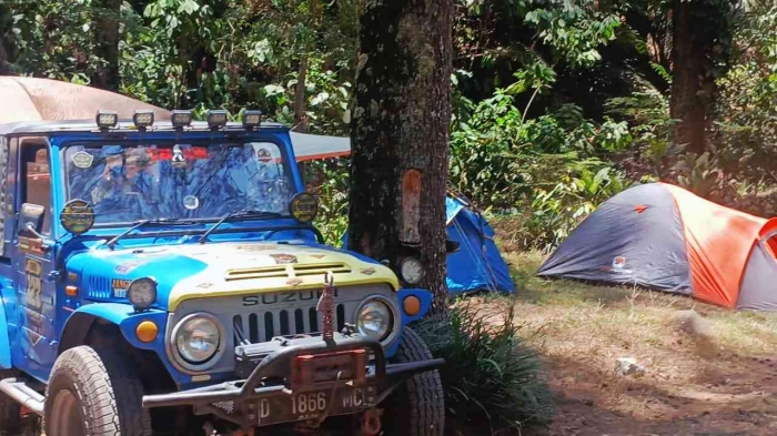 Kendaraan bisa masuk lokasi camping, sehingga bisa camper Van an(Dokumentasi pribadi: Isti Yogiswandani)