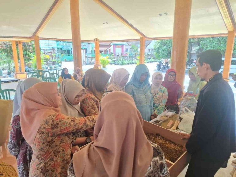 Magots Insect PPG UM Dampingi Budidaya Maggot BSF, Solusi Sampah Organik Bernilai ...