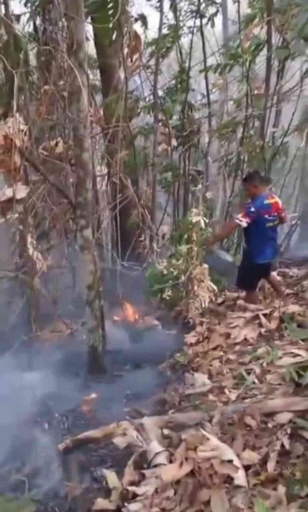 Aksi Cepat Ditpolairud Polda Sulut Padamkan Titik Api di Bitung