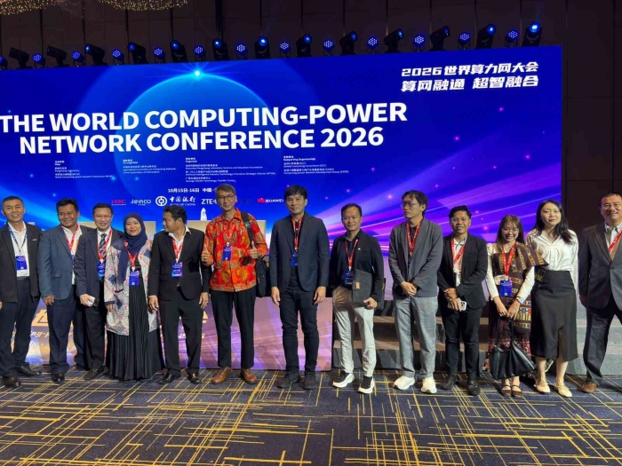 (Photo taken in the end of the 1st day of AI Global conference) Our China-ASEAN AI leaders/ experts led by Dr. John Yang, an AI Company leader from Nanning city of AI.