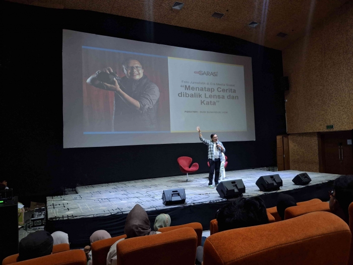 Dudi Sugandi, M.I.Kom., menyampaikan materi