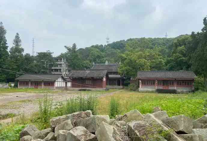 The Mausoleum of Zhao Yun is located at the foot of Mount Yinping, one kilometer east of Dayi County, near Chengdu, Sichuan Province, China. General Zhao Yun was one of the