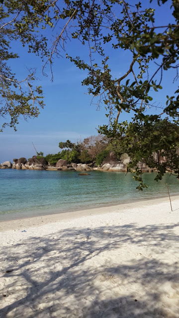 Pasir Putih, Air yang tenang dan jernih