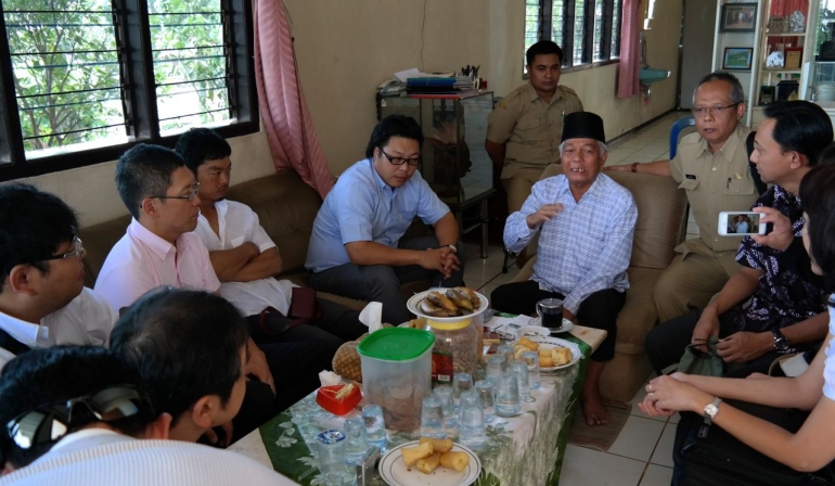 Dialog dengan pengusaha sapi di Jombang, Jatim. BI di daerah juga melakukan dialog antara investor asing, pemda, dinas terkait, dan pelaku umkm / photo junanto