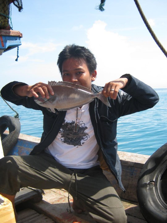 Mancing di Tanjung Kait oleh Aing Lee Kompasiana com Mancing di Tanjung Kait oleh Aing Lee Kompasiana com