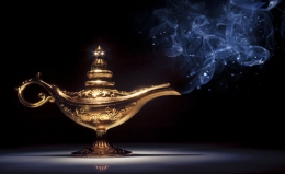 Lampu Aladdin yang mengilhami Aladdin City. Photo: http://www.selectproperty.com/