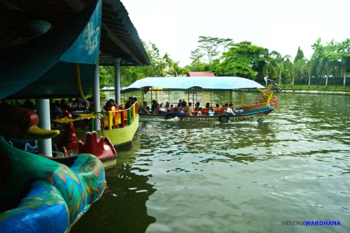 13903519431087341513