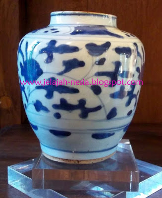 Keramik Kuno Masa Dinasti Ming di House of Sampoerna Keramik Kuno Masa Dinasti Ming di House of Sampoerna