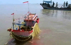 hiasan kapal di sedekah laut bendar pati