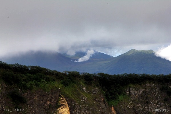 Menaklukkan Kawah Gunung Mahawu oleh Tri Lokon Menaklukkan Kawah Gunung Mahawu oleh Tri Lokon