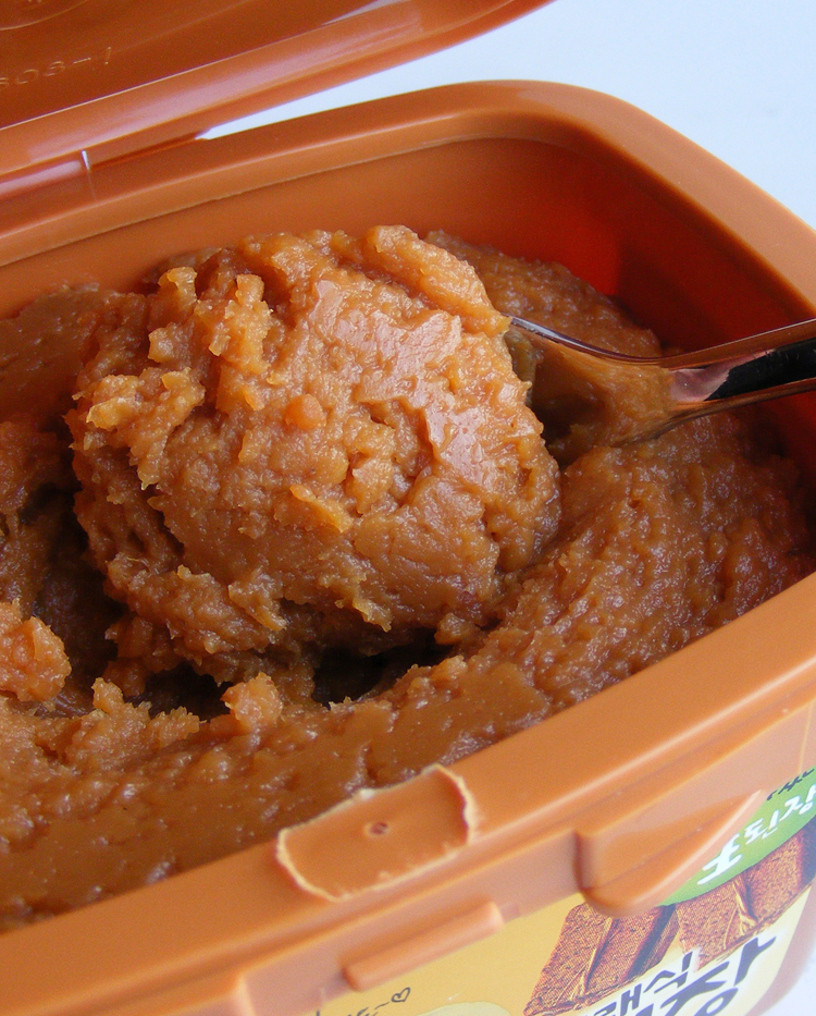 Doenjang: Sumber (www.flickr.com)