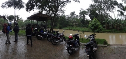 Terguyur Hujan - sampai di Pekon Sukajaya, Tepi Sungai Way Besai
