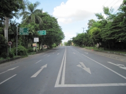 Jalan yang biasanya ramai jadi Sepi dan lenggang saat Hari Nyepi, sumber: nitasaras.wordpress.com