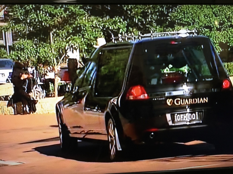 Mobil yang membawa peti mati Andrew Chan di acara pemakaman tadi pagi waktu Australia. Photo: Dok Pribadi.