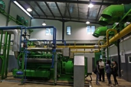 Mesin pembangkit listrik tenaga metan berbahanbaku sampah (Seruu.com)