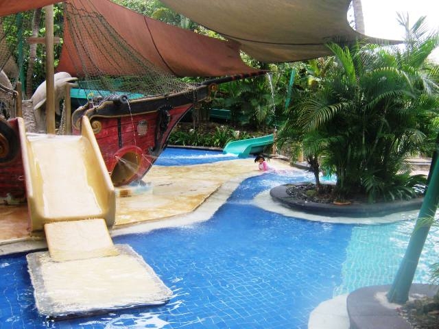 Nikmatnya Berenang Di Waterboom Lippo Cikarang Halaman All Kompasiana Com