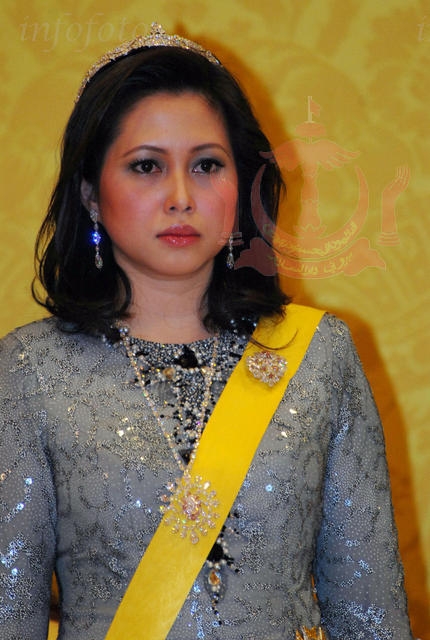 Gimba Hanun Bekas Isteri Sultan Brunei Jadi Selebriti Tv