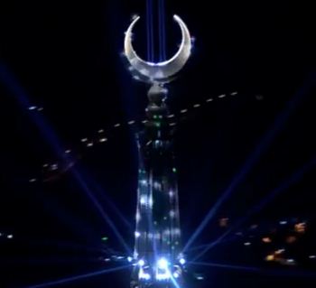 Simbol Bulan Sabit pada Menara Kota Makka