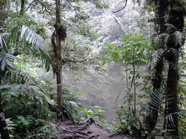 Telaga Biru, salah satu yang kita lewati saat ke Cibeureum/Dok Pri.