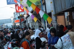 kondisi visual Pasar Jajanan Pagi Jl. Magelang oleh Masjipeng