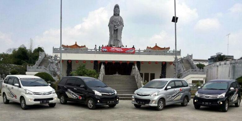 Patung Dewi kwan Im di tengah kota Pematangsiantar