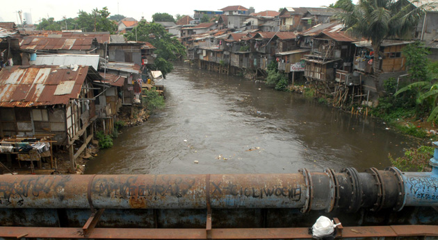 Lingkungan Rumah Kotor Awas Diare dan Demam Berdarah Lingkungan Rumah Kotor Awas Diare dan Demam Berdarah