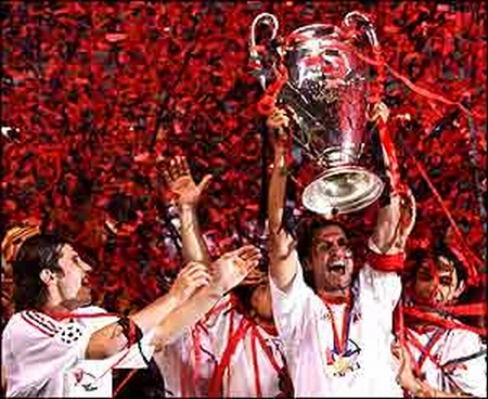 Selebrasi Kaladze, Maldini, dan Rui Costa