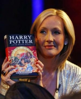 Penulis Buku Harry Potter JK-Rowling