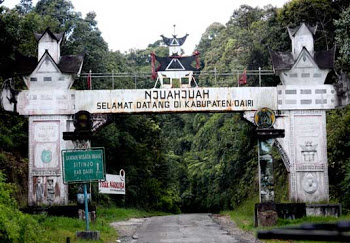 LUKISAN KERUKUNAN UMAT BERAGAMA DALAM KANVAS iTAMANi iWISATAi LUKISAN KERUKUNAN UMAT BERAGAMA DALAM KANVAS iTAMANi iWISATAi