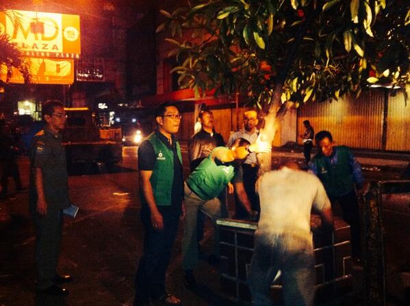 Kerja sulap malam Pak Wali beserta Satpol PP Bandung (sumber @ridwankamil)