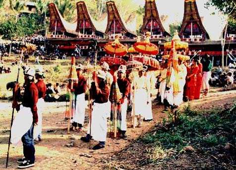 Rambu Solo Upacara Adat Kematian di Toraja Sulawesi Rambu Solo Upacara Adat Kematian di Toraja Sulawesi