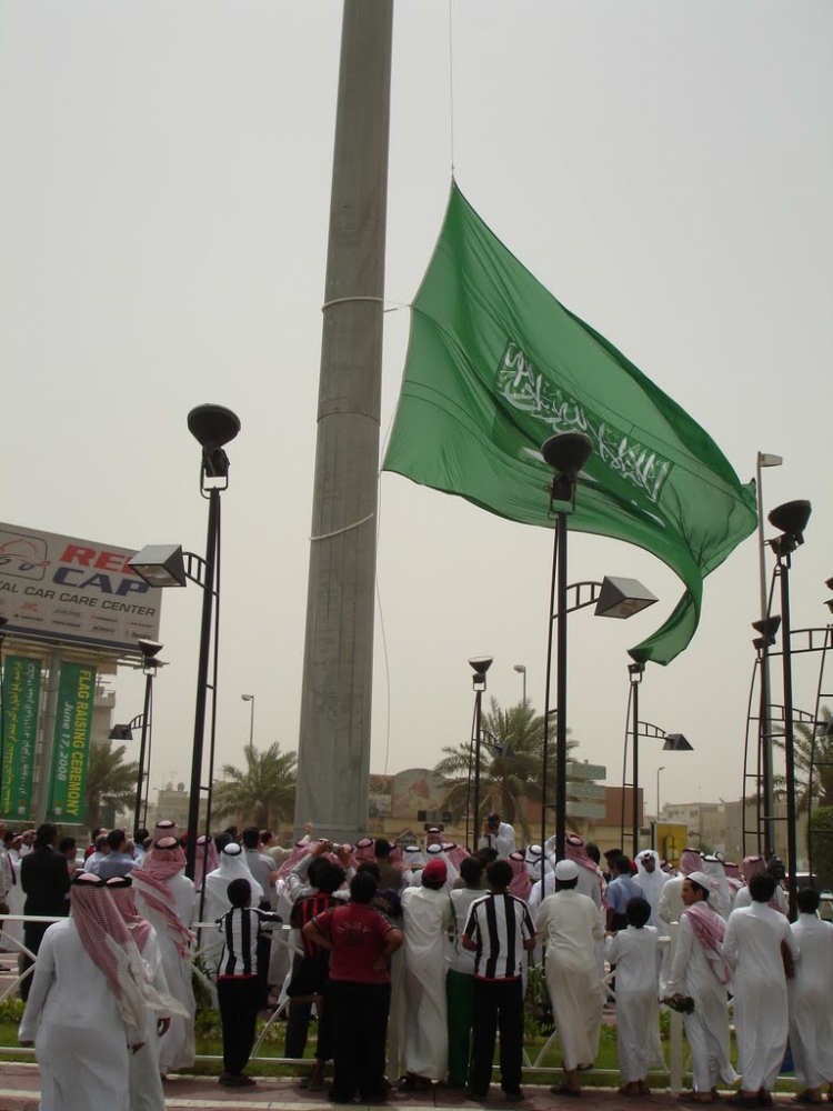 Tiang Bendera Tertinggi Di Dunia Ada Di Saudi Kompasiana Com