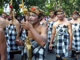 Salah Satu Pakaian Penari Bali (www.mysticalbali.blogspot.com)