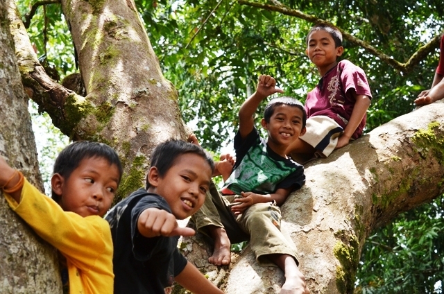 Anak Kampung Lebih Kreatif dan Bahagia dalam Hidup Anak Kampung Lebih Kreatif dan Bahagia dalam Hidup