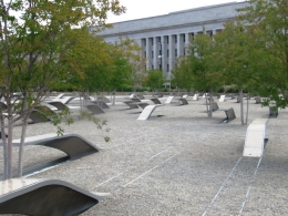 Permandangan gedung Pentagon dari Memorial (Foto: BM)