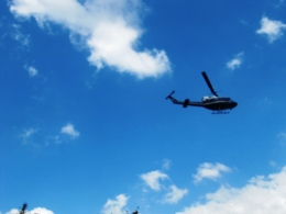 Herlikopter tentara terbang di atas gedung Pentagon (Foto: BM)