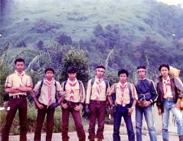 *Bersiap mendaki Gunung Singgalang, Sumbar, 1982.