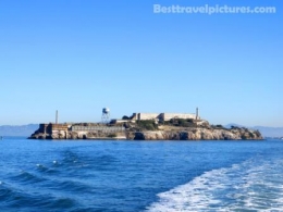 Alcatraz, sebuah pulau kecil di San Fransisco yang pernah menjadi supermax prison