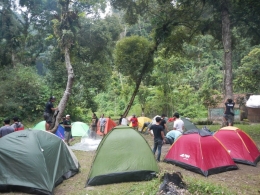 Tenda di Camping Ground dekat Curug Sawer/Dok Pri.