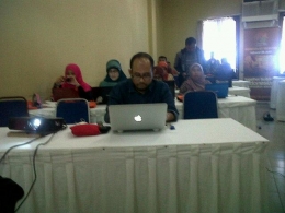 Kegiatan pelatihan guru ngeblog di smk bahagia buah batu Bandung bersama @dwitagama